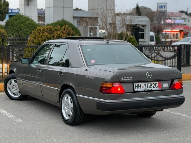 Mercedes E 200 d 1990, 156,000 km - 2.0 l - Bakı