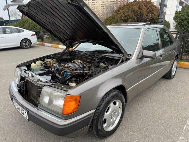 Mercedes E 200 d 1990, 156,000 km - 2.0 l - Bakı