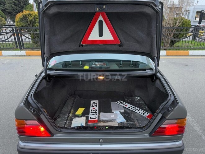 Mercedes E 200 d 1990, 156,000 km - 2.0 l - Bakı