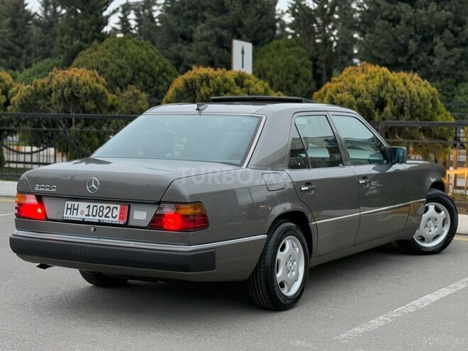 Mercedes E 200 d 1990, 156,000 km - 2.0 l - Bakı