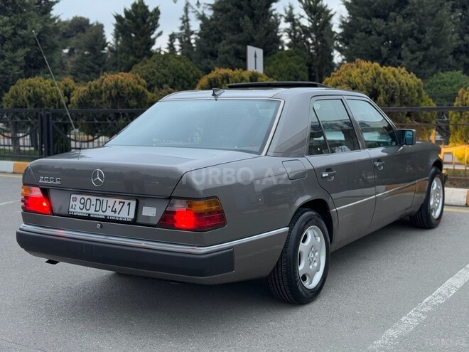 Mercedes E 200 d 1990, 156,000 km - 2.0 l - Bakı