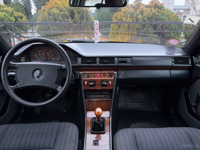 Mercedes E 200 d 1990, 156,000 km - 2.0 l - Bakı
