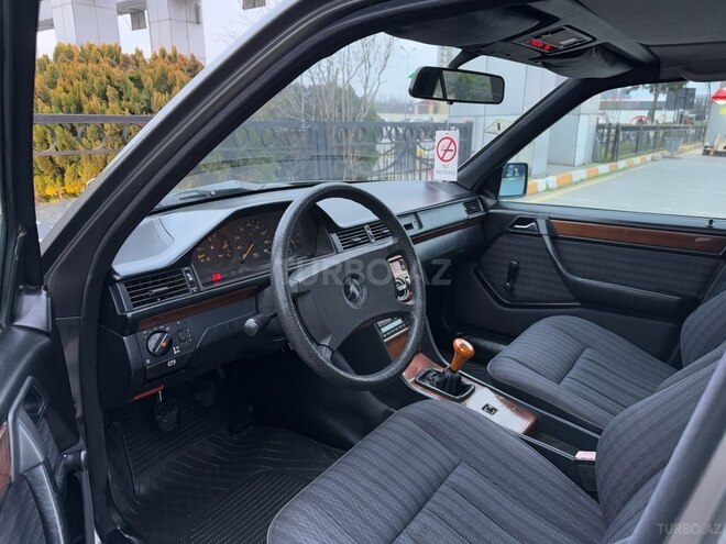 Mercedes E 200 d 1990, 156,000 km - 2.0 l - Bakı