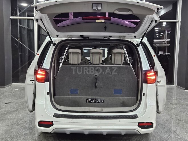 Kia Carnival-10