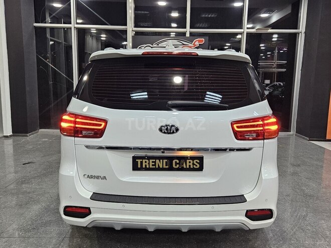 Kia Carnival-9