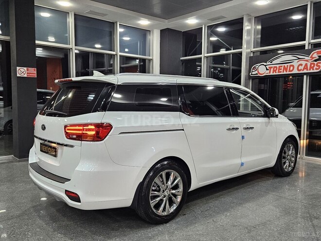 Kia Carnival-7
