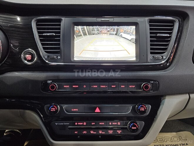 Kia Carnival-15