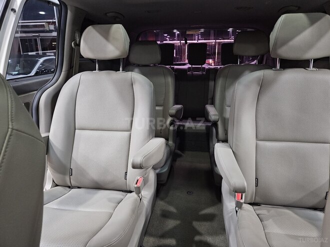 Kia Carnival-18