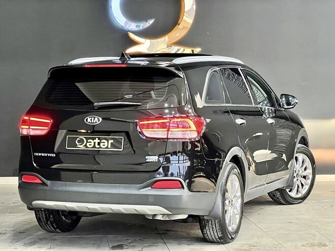 Kia Sorento-12