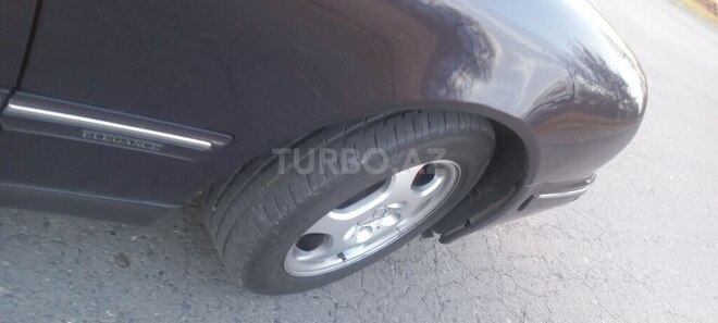 Mercedes E 240 2001, 326,000 km - 2.4 l - Zaqatala