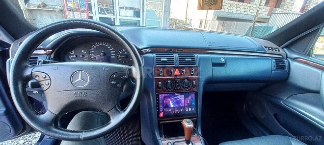 Mercedes E 240 2001, 326,000 km - 2.4 l - Zaqatala