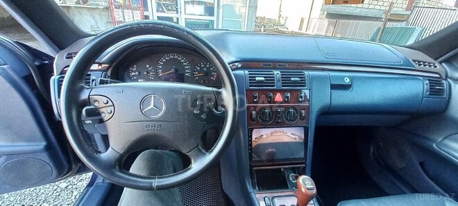 Mercedes E 240 2001, 326,000 km - 2.4 l - Zaqatala