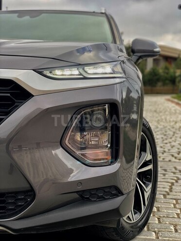 Hyundai Santa Fe-13