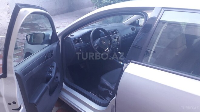 Volkswagen Jetta 2011, 213,773 km - 2.5 l - Bakı