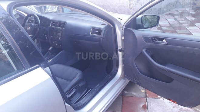 Volkswagen Jetta 2011, 213,773 km - 2.5 l - Bakı