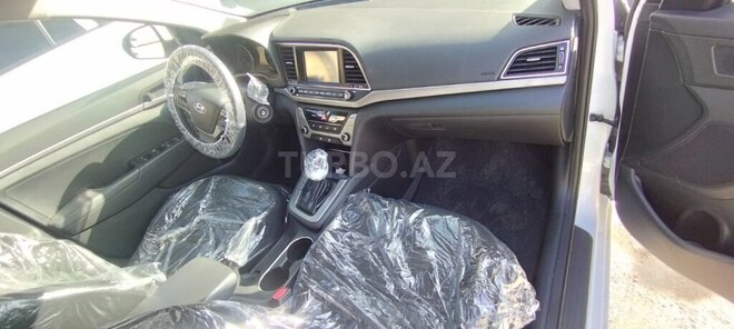 Hyundai Elantra 2018, 58,400 km - 2.0 l - Xırdalan