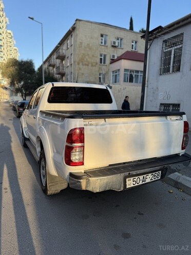 Toyota Hilux 2013, 293,000 km - 2.5 l - Bakı