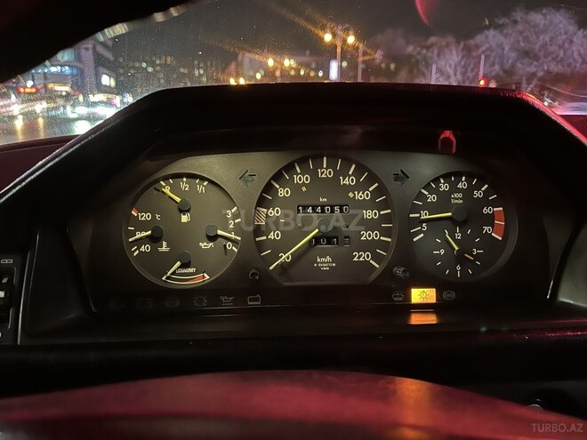 Mercedes E 200 1989, 150,000 km - 2.0 l - Bakı