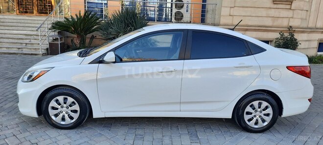 Hyundai Accent 2015, 35,000 km - 1.6 l - Bakı