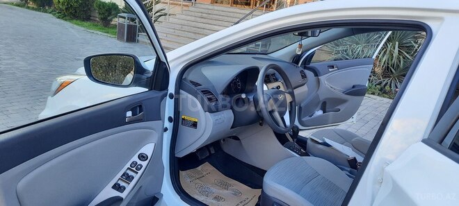 Hyundai Accent 2015, 35,000 km - 1.6 l - Bakı