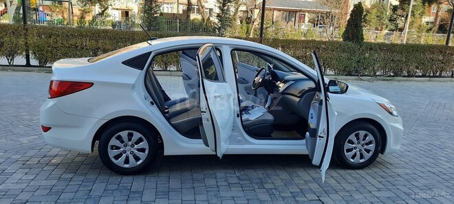 Hyundai Accent 2015, 35,000 km - 1.6 l - Bakı