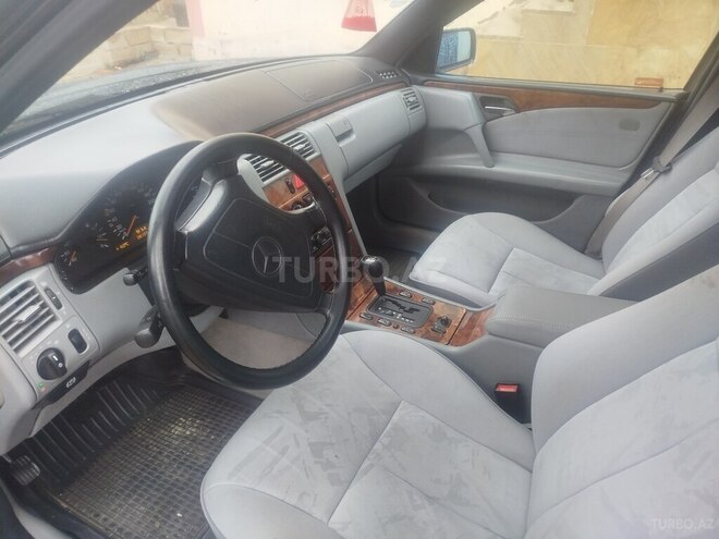 Mercedes E 240 1998, 263,000 km - 2.4 l - Bakı