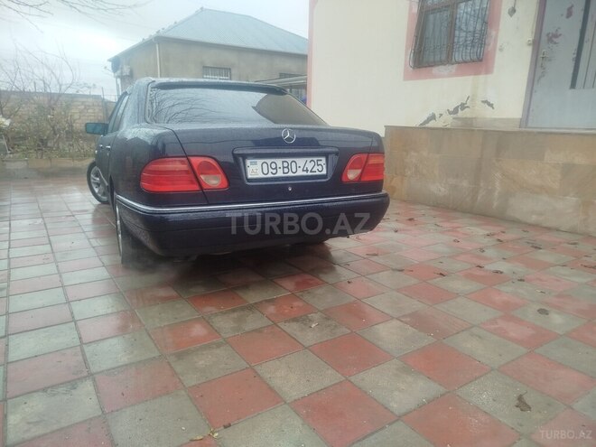 Mercedes E 240 1998, 263,000 km - 2.4 l - Bakı