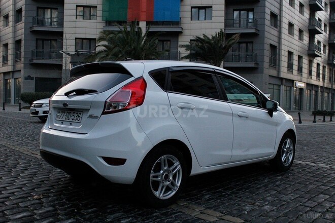 Ford Fiesta 2019, 136,500 km - 1.6 l - Bakı