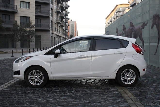 Ford Fiesta 2019, 136,500 km - 1.6 l - Bakı