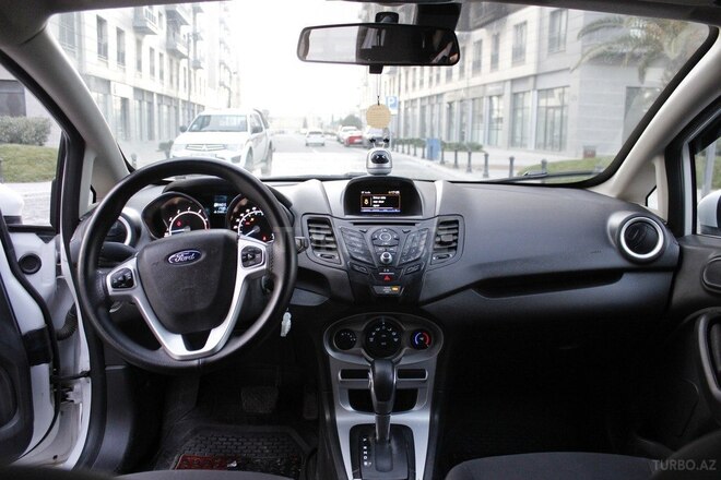 Ford Fiesta 2019, 136,500 km - 1.6 l - Bakı