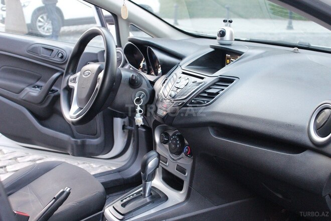 Ford Fiesta 2019, 136,500 km - 1.6 l - Bakı