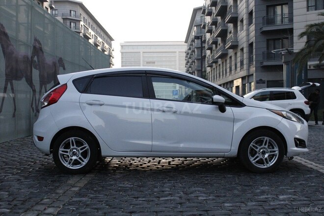 Ford Fiesta 2019, 136,500 km - 1.6 l - Bakı