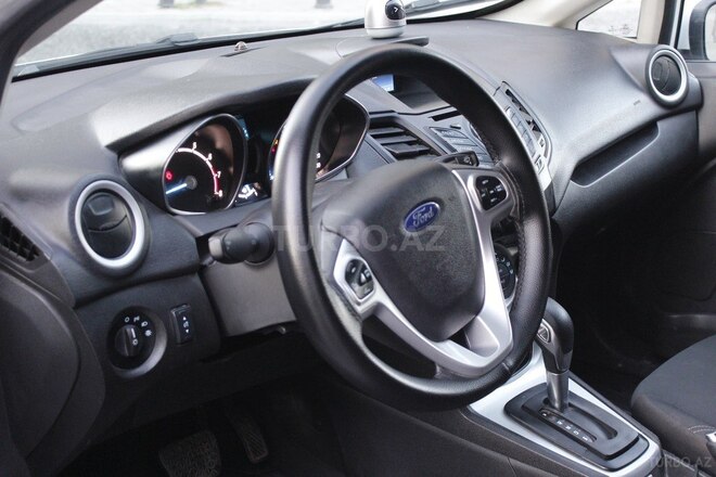 Ford Fiesta 2019, 136,500 km - 1.6 l - Bakı