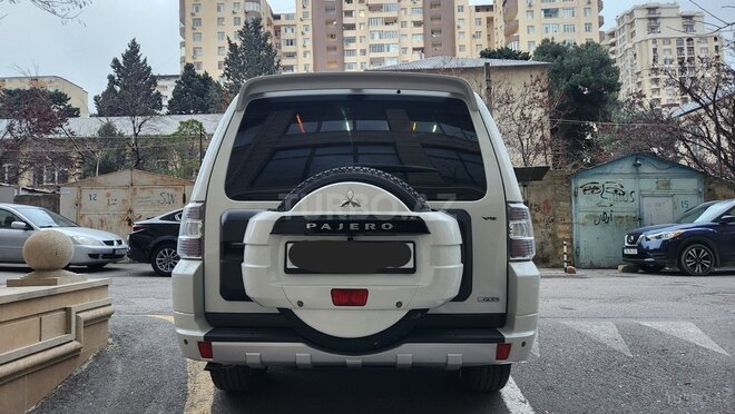 Mitsubishi Pajero 2010, 164,000 km - 3.5 л - Bakı