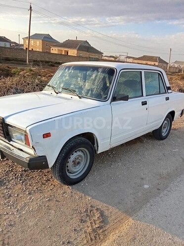 LADA (VAZ) 2107 2004, 80,000 km - 1.6 l - Salyan