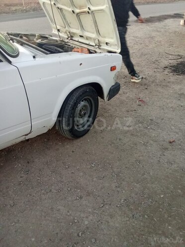 LADA (VAZ) 2107 2004, 80,000 km - 1.6 l - Salyan