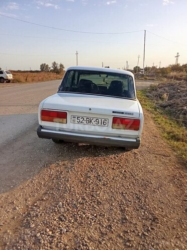 LADA (VAZ) 2107 2004, 80,000 km - 1.6 l - Salyan