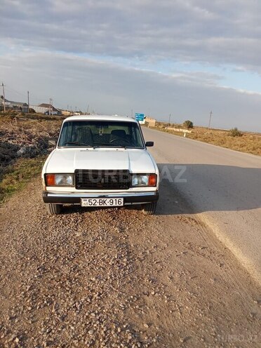 LADA (VAZ) 2107 2004, 80,000 km - 1.6 l - Salyan