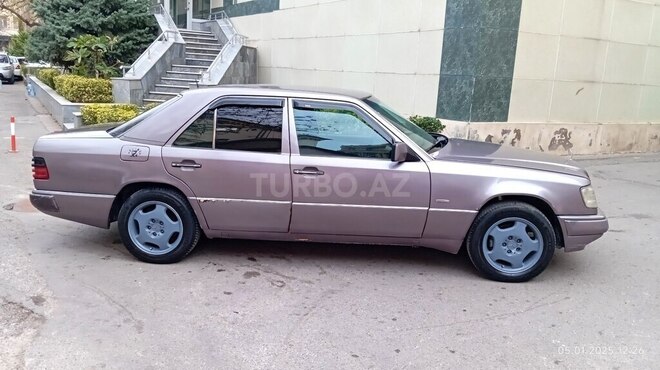Mercedes E 280 1995, 321,000 km - 2.8 l - Bakı