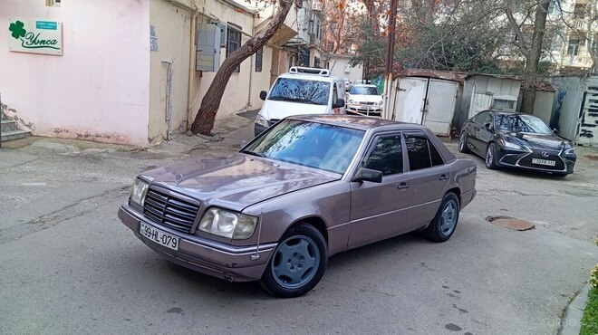 Mercedes E 280 1995, 321,000 km - 2.8 l - Bakı