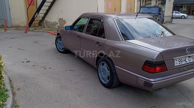 Mercedes E 280 1995, 321,000 km - 2.8 l - Bakı