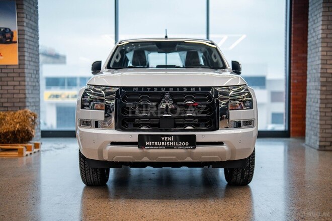 Mitsubishi L200-1
