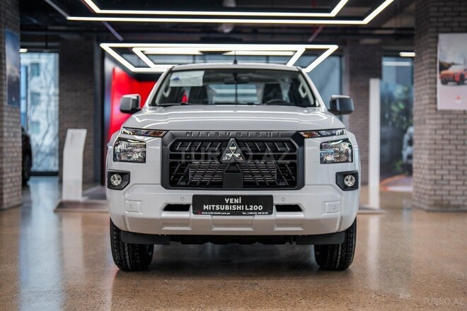 Mitsubishi L200-1