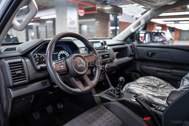 Mitsubishi L200-4