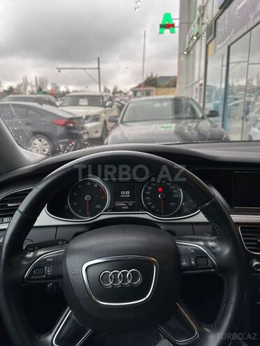 Audi A4-2