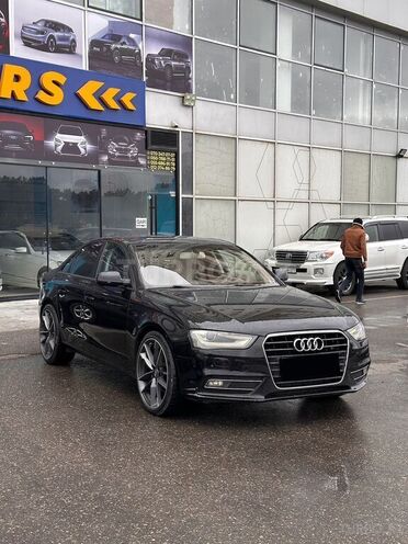 Audi A4-8