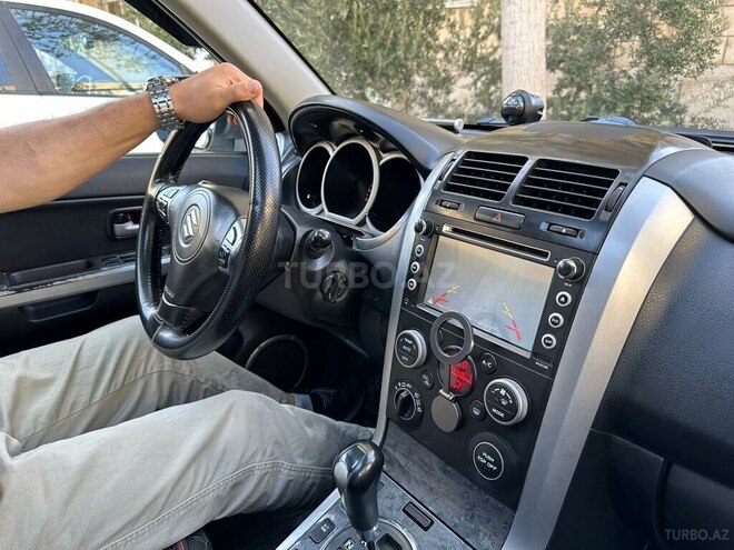 Suzuki Grand Vitara 2011, 300,200 km - 2.4 l - Bakı