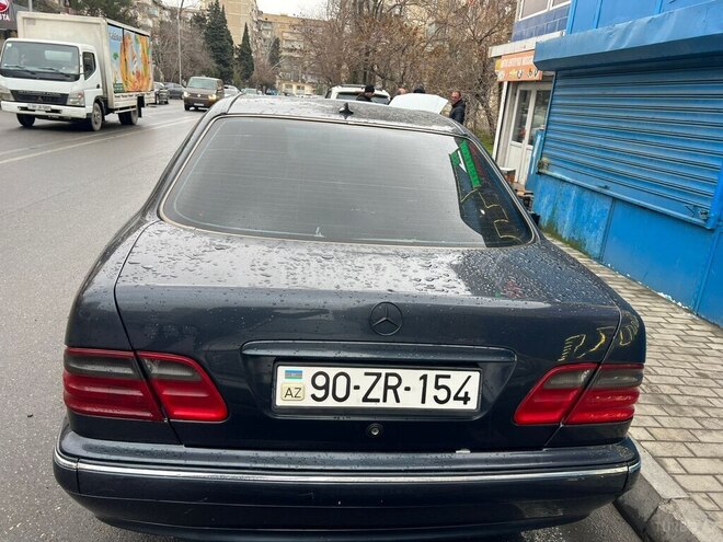 Mercedes E 240 1999, 263,333 km - 2.4 l - Bakı