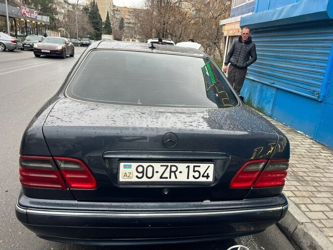 Mercedes E 240 1999, 263,333 km - 2.4 l - Bakı