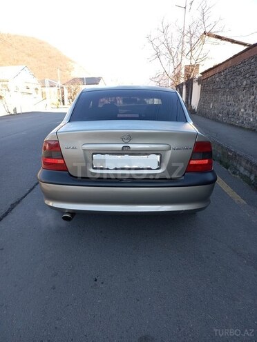 Opel Vectra 1997, 474,521 km - 1.6 l - Qax